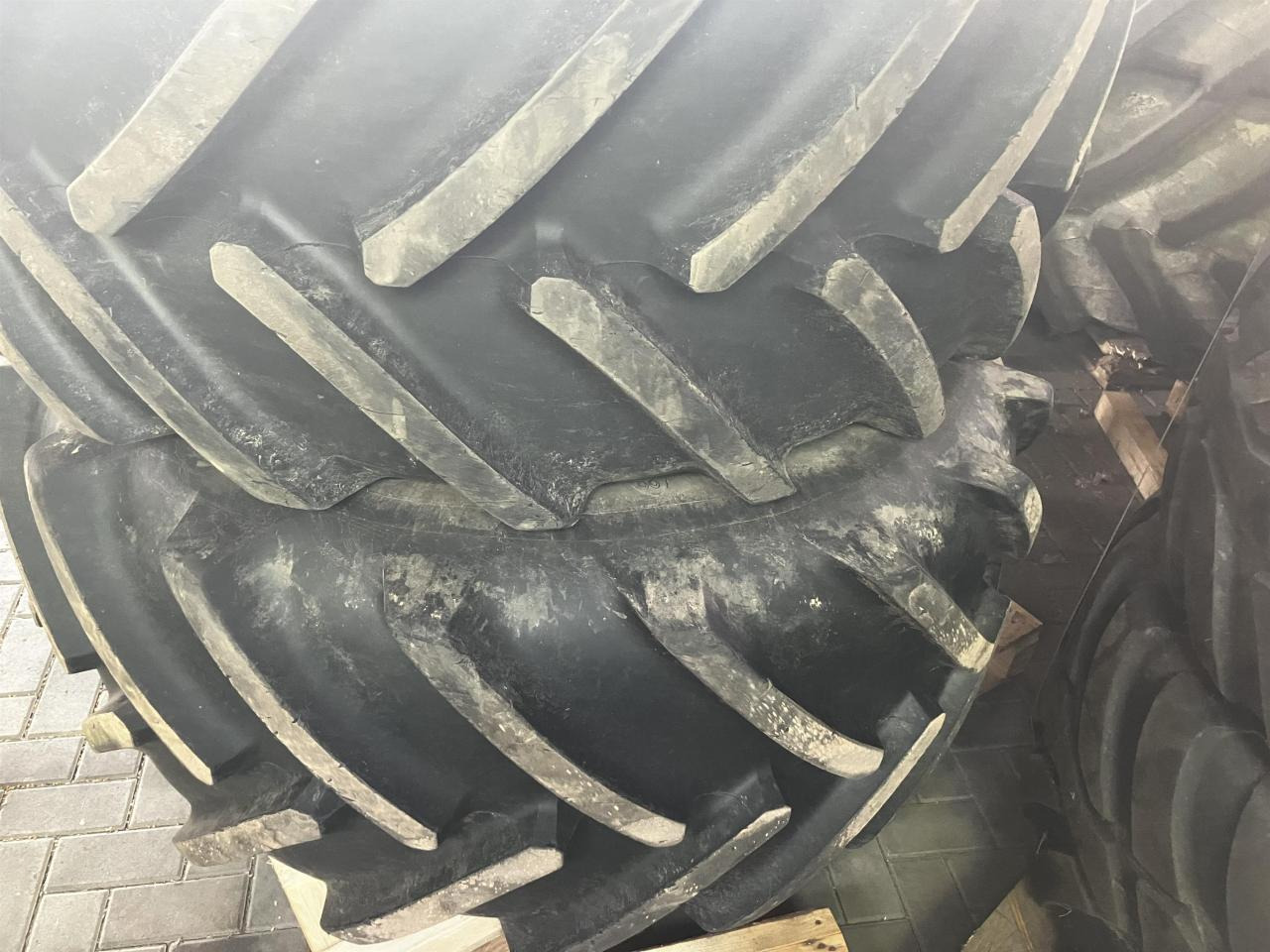 Michelin 600/70R30 - Pneu por Máquina agrícola: foto 2 Michelin 600/70R30 - Pneu por Máquina agrícola: foto 2