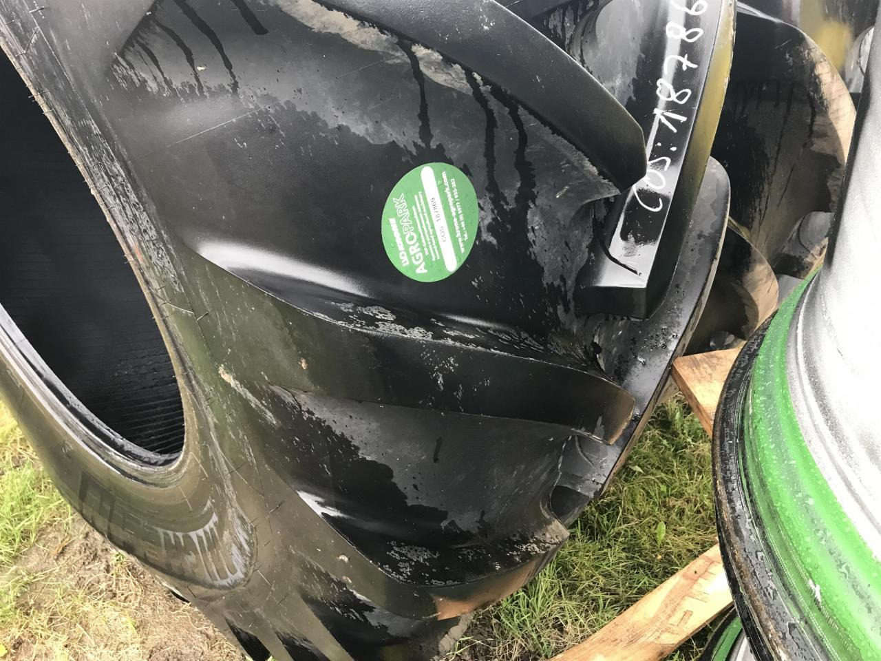 Michelin 710/70R42 - Pneu por Máquina agrícola: foto 3 Michelin 710/70R42 - Pneu por Máquina agrícola: foto 3