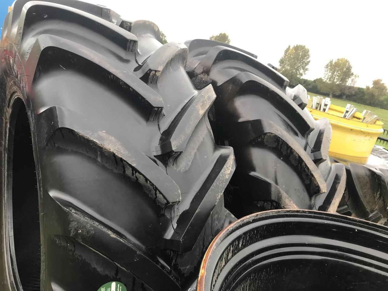 Michelin 710/70R42 - Pneu por Máquina agrícola: foto 1 Michelin 710/70R42 - Pneu por Máquina agrícola: foto 1