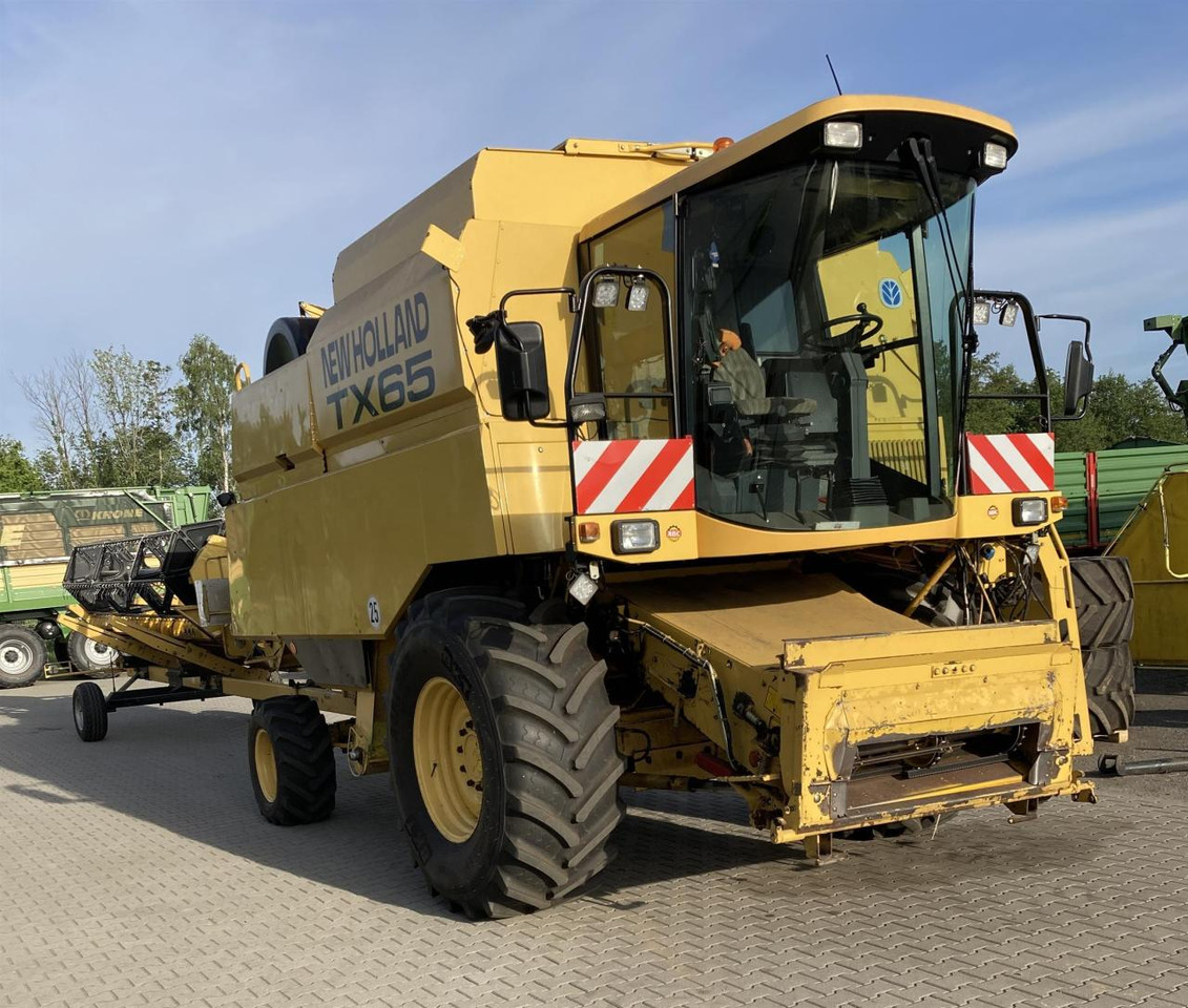 New Holland TX 65 Plus - Ceifeira debulhadora: foto 1 New Holland TX 65 Plus - Ceifeira debulhadora: foto 1