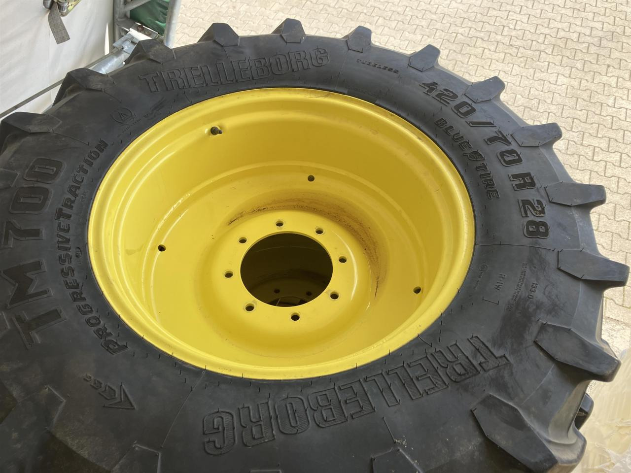 Trelleborg 420/70R28 - Pneu por Máquina agrícola: foto 2 Trelleborg 420/70R28 - Pneu por Máquina agrícola: foto 2