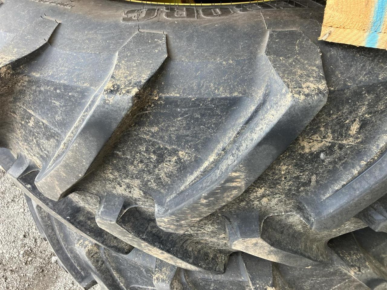 Trelleborg 520/70R38 - Pneu por Máquina agrícola: foto 3 Trelleborg 520/70R38 - Pneu por Máquina agrícola: foto 3