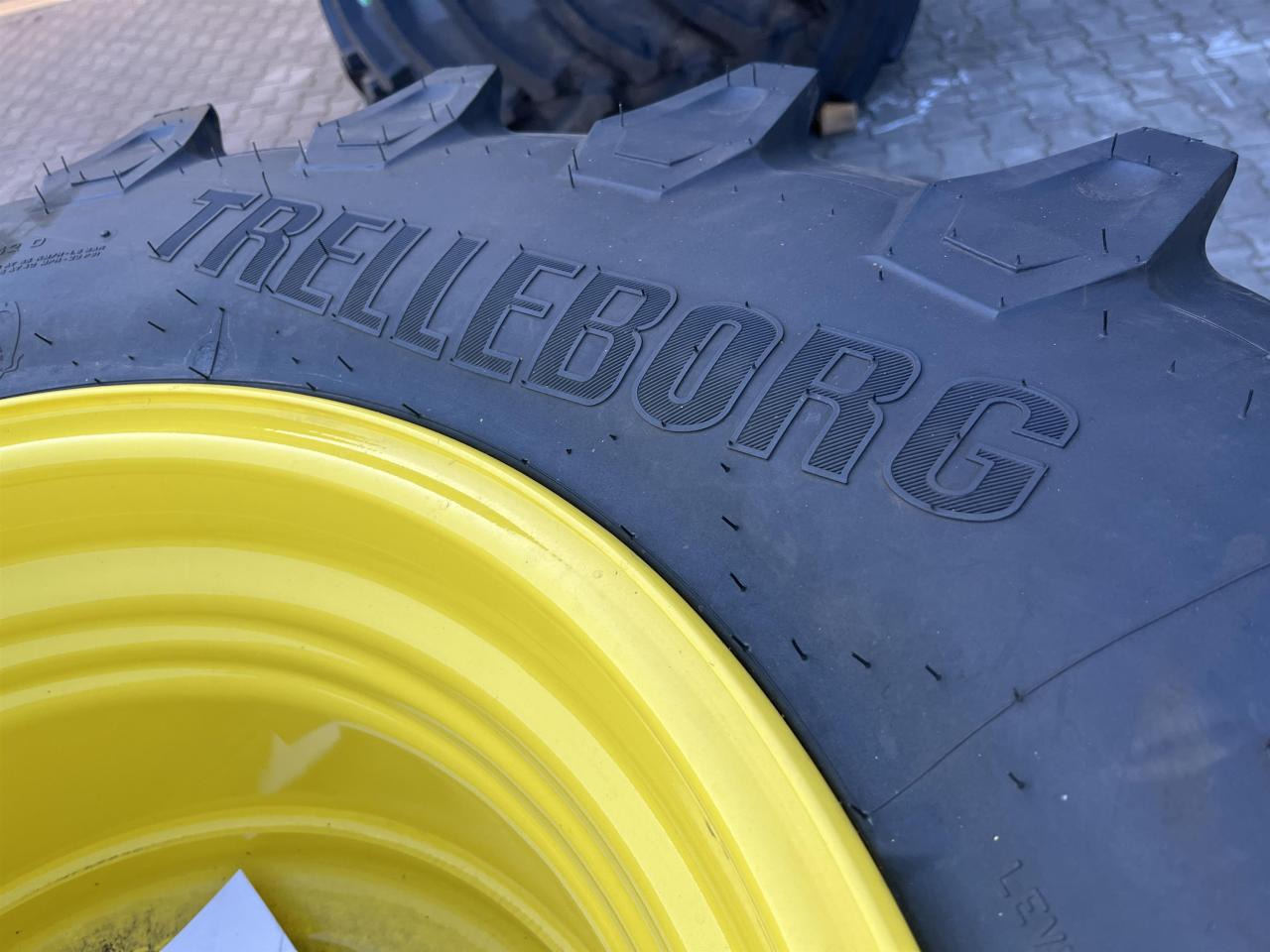 Trelleborg 540/65R28 - Pneu por Máquina agrícola: foto 3 Trelleborg 540/65R28 - Pneu por Máquina agrícola: foto 3