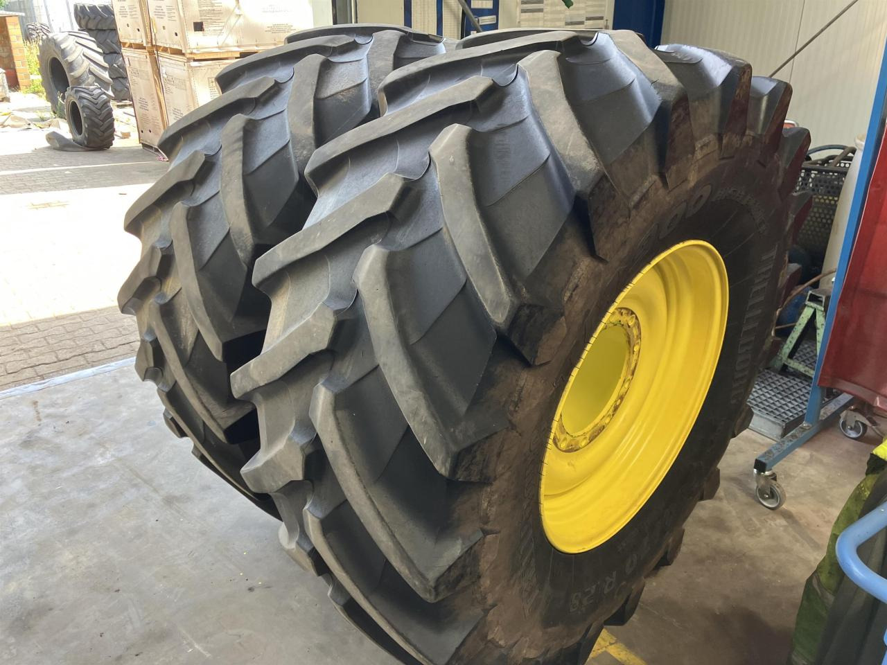 Trelleborg 600/70R28 - Pneu por Máquina agrícola: foto 1 Trelleborg 600/70R28 - Pneu por Máquina agrícola: foto 1