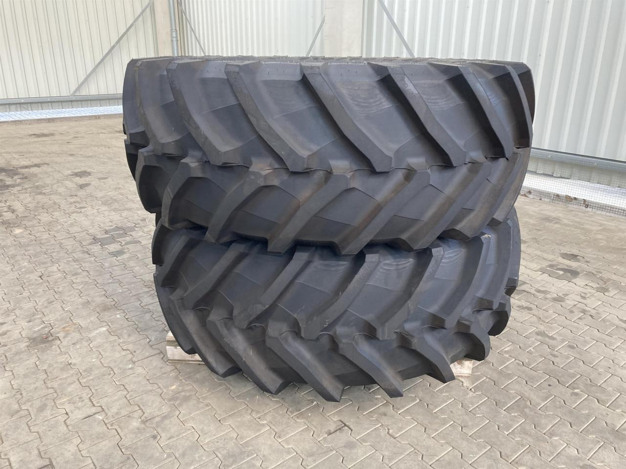 Trelleborg 710/70R42 - Pneu por Máquina agrícola: foto 1 Trelleborg 710/70R42 - Pneu por Máquina agrícola: foto 1