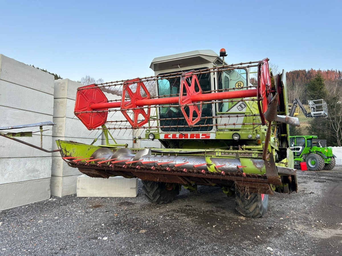 Claas Dominator 96 Mähdrescher - Ceifeira debulhadora: foto 1 Claas Dominator 96 Mähdrescher - Ceifeira debulhadora: foto 1