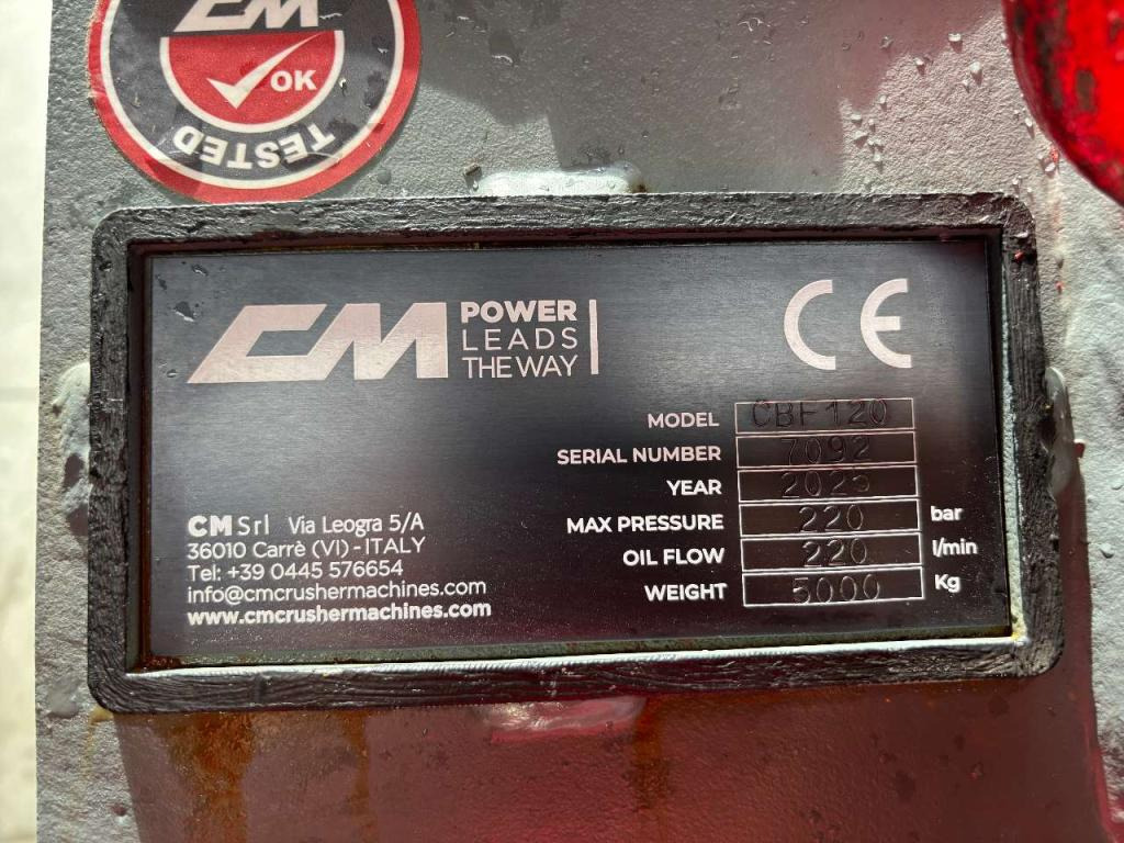 CM Crusher CBF 120 Crusher Bucket - USED - Balde por Máquina de construção: foto 3 CM Crusher CBF 120 Crusher Bucket - USED - Balde por Máquina de construção: foto 3