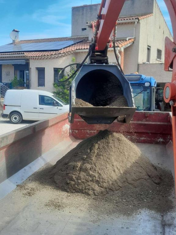 CM Crusher CBR 06 Screening Bucket - Balde por Mini pá carregadora: foto 1 CM Crusher CBR 06 Screening Bucket - Balde por Mini pá carregadora: foto 1