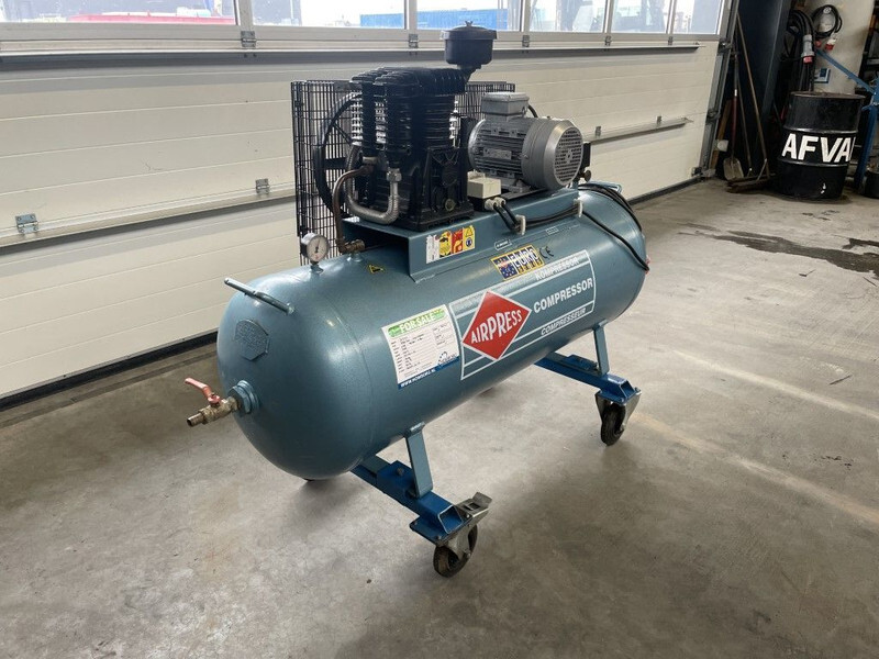 Airpress K300/600 Elektrische Zuigercompressor 3 kW 400 L / min 10 Bar - Compressor de ar: foto 2 Airpress K300/600 Elektrische Zuigercompressor 3 kW 400 L / min 10 Bar - Compressor de ar: foto 2