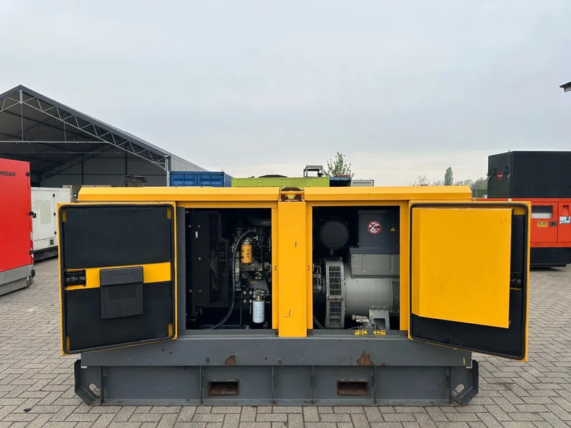 Atlas-Copco QAS 100 Perkins Leroy Somer 100 kVA Silent Rental generatorset - Gerador elétrico: foto 3 Atlas-Copco QAS 100 Perkins Leroy Somer 100 kVA Silent Rental generatorset - Gerador elétrico: foto 3