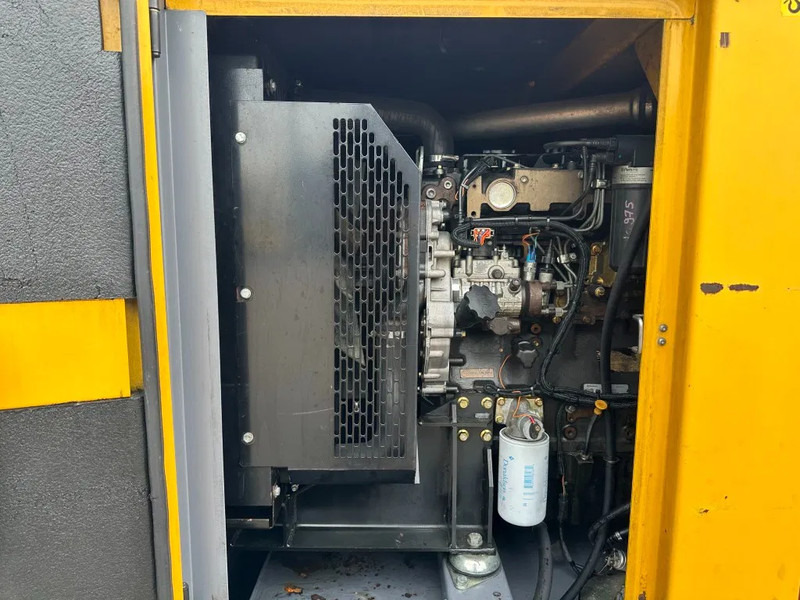 Atlas-Copco QAS 100 Perkins Leroy Somer 100 kVA Silent Rental generatorset - Gerador elétrico: foto 4 Atlas-Copco QAS 100 Perkins Leroy Somer 100 kVA Silent Rental generatorset - Gerador elétrico: foto 4