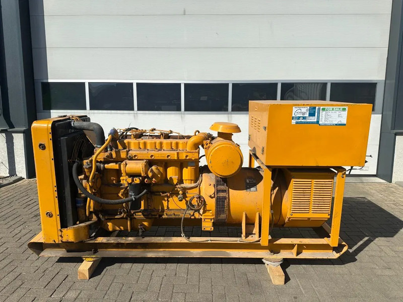 Caterpillar 3306 Leroy Somer 160 kVA noodstroom generatorset 869 hours - Gerador elétrico: foto 1 Caterpillar 3306 Leroy Somer 160 kVA noodstroom generatorset 869 hours - Gerador elétrico: foto 1