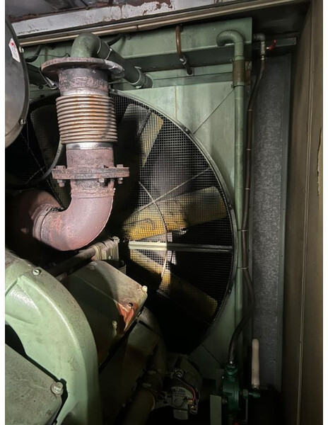 Gerador elétrico Cummins KTA 38 G1 Leroy Somer 1500 kVA Silent generatorset in 40 ft container: foto 19