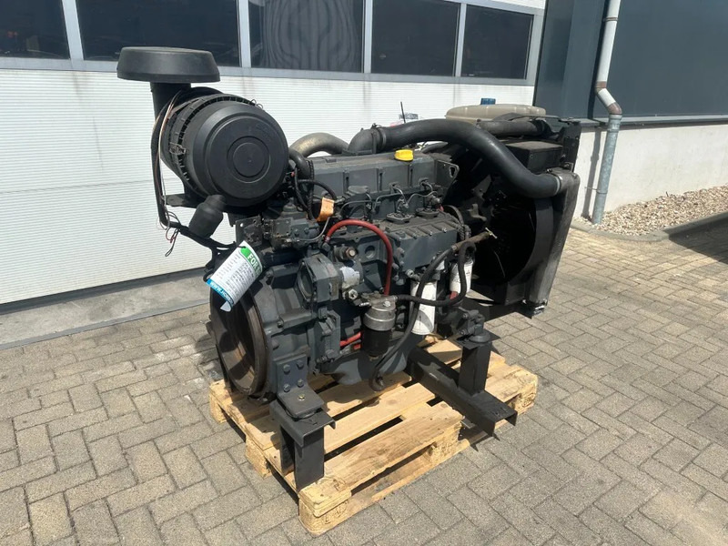 Deutz BF4M 1013 Diesel Engine 4 cylinder 102 kW / 137 HP - Motor por Equipamento de movimentação: foto 2 Deutz BF4M 1013 Diesel Engine 4 cylinder 102 kW / 137 HP - Motor por Equipamento de movimentação: foto 2