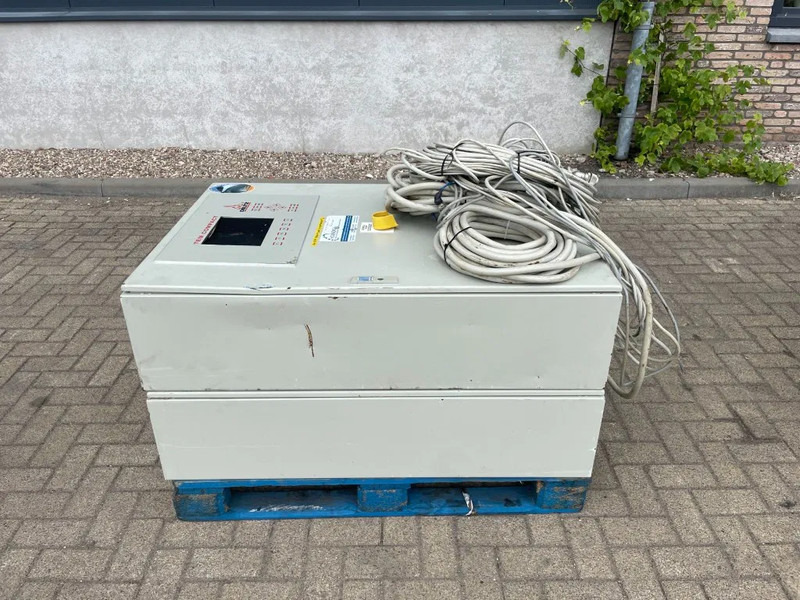 Deutz Gasset 800 / 1110 kVA Stamford generatorset - Gerador elétrico: foto 5 Deutz Gasset 800 / 1110 kVA Stamford generatorset - Gerador elétrico: foto 5