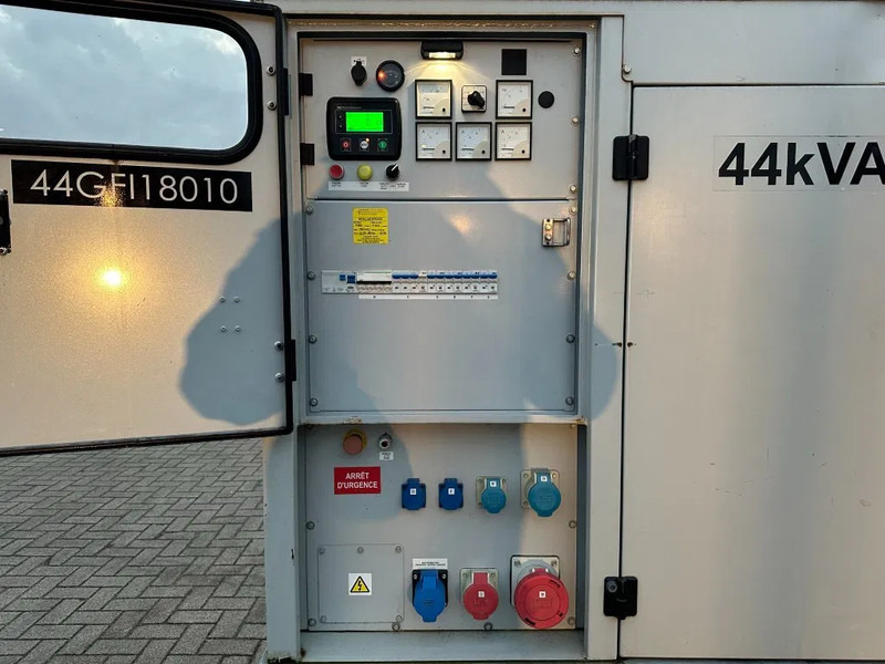 Europower EPUS44TDE Kubota Leroy Somer 44 kVA Supersilent Rental generatorset - Gerador elétrico: foto 4 Europower EPUS44TDE Kubota Leroy Somer 44 kVA Supersilent Rental generatorset - Gerador elétrico: foto 4