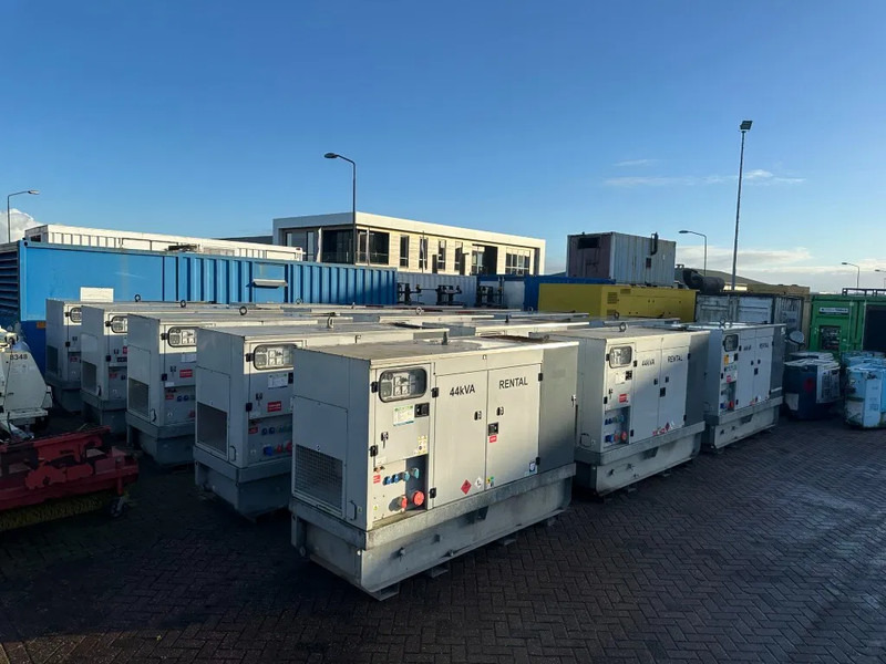 Europower EPUS44TDE Kubota Leroy Somer 44 kVA Supersilent Rental generatorset - Gerador elétrico: foto 4 Europower EPUS44TDE Kubota Leroy Somer 44 kVA Supersilent Rental generatorset - Gerador elétrico: foto 4