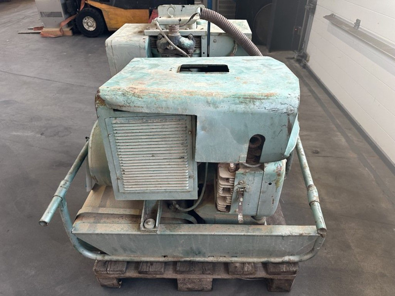 GENERATOR Onan Portaweld 200 Las generator Welding generator 200 Amp Benzine Petrol - Gerador elétrico: foto 1 GENERATOR Onan Portaweld 200 Las generator Welding generator 200 Amp Benzine Petrol - Gerador elétrico: foto 1