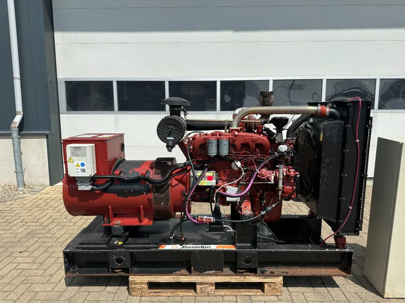 Gerador elétrico Iveco 8061 Marelli 150 kVA noodstroom generatorset ATS automatische netovername: foto 5