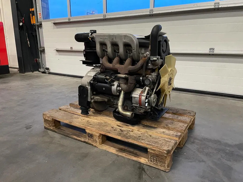 Iveco 8141 Diesel Motor 4 cilinder 53 kW / 74 PK Diesel Engine - Motor por Equipamento de movimentação: foto 3 Iveco 8141 Diesel Motor 4 cilinder 53 kW / 74 PK Diesel Engine - Motor por Equipamento de movimentação: foto 3