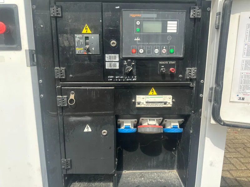 Iveco FPT F32 AM1A Leroy Somer 32 kVA Silent generatorset .... hours ! - Gerador elétrico: foto 3 Iveco FPT F32 AM1A Leroy Somer 32 kVA Silent generatorset .... hours ! - Gerador elétrico: foto 3