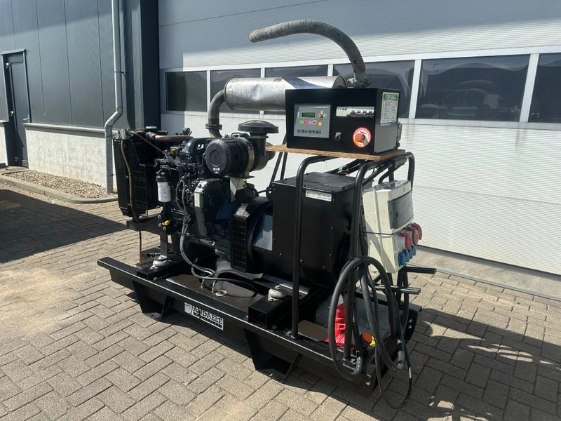 Iveco FPT NEF45 SM1A.A007 Himoinsa Stamford 66 kVA generatorset - Gerador elétrico: foto 2 Iveco FPT NEF45 SM1A.A007 Himoinsa Stamford 66 kVA generatorset - Gerador elétrico: foto 2