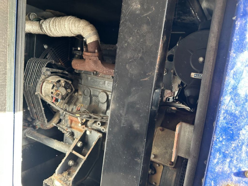 Gerador elétrico Iveco Marelli 40 KVA Supersilent generatorset in 8 ft container: foto 15