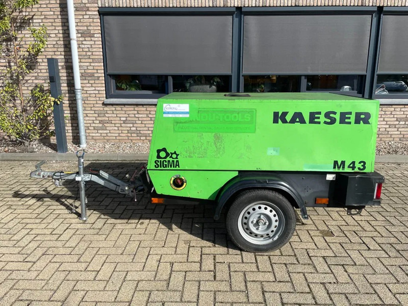 Kaeser M43 Kubota 4,2 m3 / min 7 Bar 30 kW Mobiele Silent Diesel Compressor - Compressor de ar: foto 1 Kaeser M43 Kubota 4,2 m3 / min 7 Bar 30 kW Mobiele Silent Diesel Compressor - Compressor de ar: foto 1