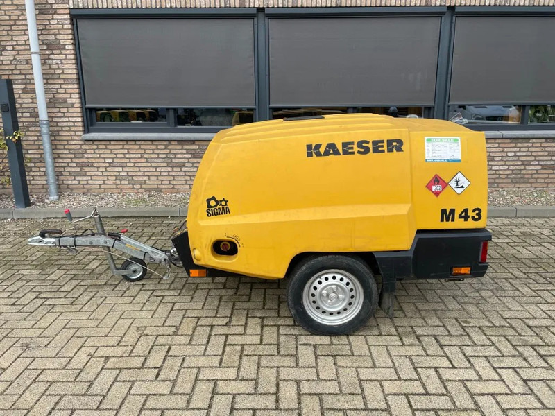 Kaeser M43 Kubota 4,2 m3 / min 7 Bar 30 kW Mobiele Silent Diesel Compressor - Compressor de ar: foto 1 Kaeser M43 Kubota 4,2 m3 / min 7 Bar 30 kW Mobiele Silent Diesel Compressor - Compressor de ar: foto 1