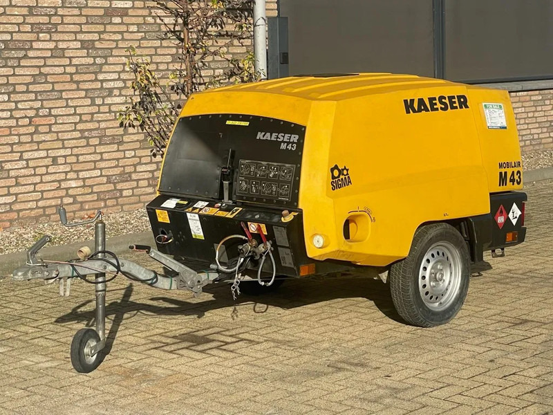 Kaeser M43 Kubota 4,2 m3 / min 7 Bar 30 kW mobiele Compressor - Compressor de ar: foto 1 Kaeser M43 Kubota 4,2 m3 / min 7 Bar 30 kW mobiele Compressor - Compressor de ar: foto 1