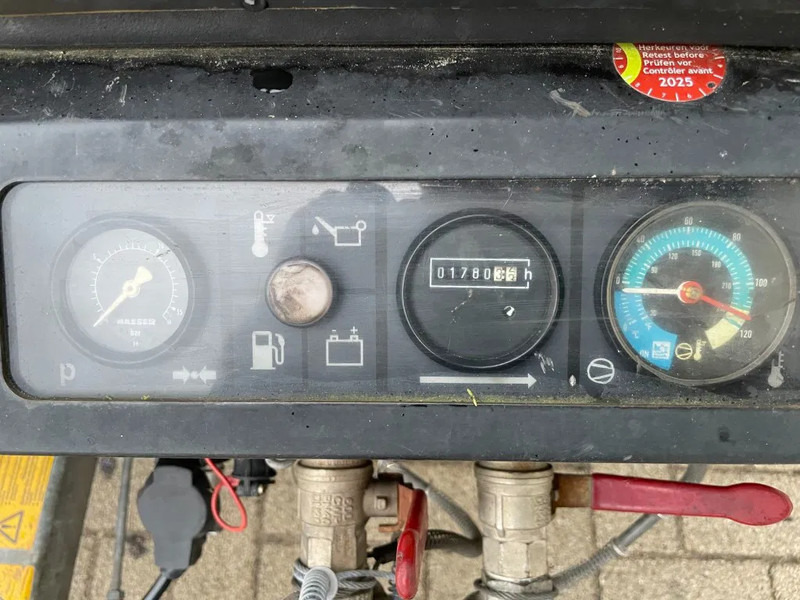 Kaeser M43 Kubota 4,2 m3 / min 7 Bar 55 kW Mobiele Diesel Compressor - Compressor de ar: foto 5 Kaeser M43 Kubota 4,2 m3 / min 7 Bar 55 kW Mobiele Diesel Compressor - Compressor de ar: foto 5