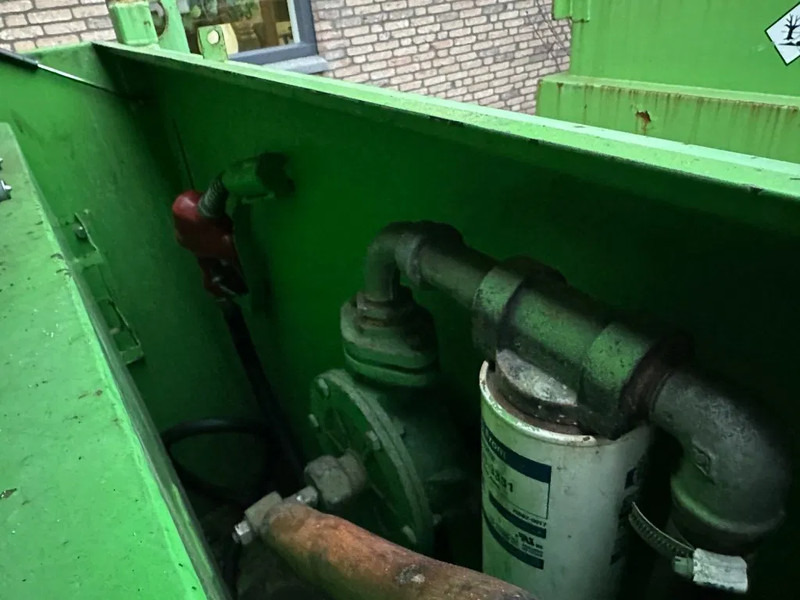 Kiwa IBC Steenbergen 2000 liter Dieseltank met handpomp Milieutank - Depósito de armazenamento: foto 5 Kiwa IBC Steenbergen 2000 liter Dieseltank met handpomp Milieutank - Depósito de armazenamento: foto 5