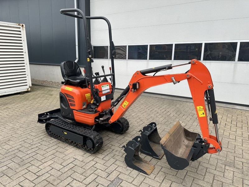 Kubota U10-3 Minigraver Diesel Graafmachine 2021 ! 690 uur ! As New ! - Mini escavadeira: foto 5 Kubota U10-3 Minigraver Diesel Graafmachine 2021 ! 690 uur ! As New ! - Mini escavadeira: foto 5