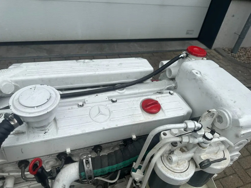 MTU 6R 099 Mercedes Benz OM 366 A 96 kVA Marine generatorset - Gerador elétrico: foto 3 MTU 6R 099 Mercedes Benz OM 366 A 96 kVA Marine generatorset - Gerador elétrico: foto 3
