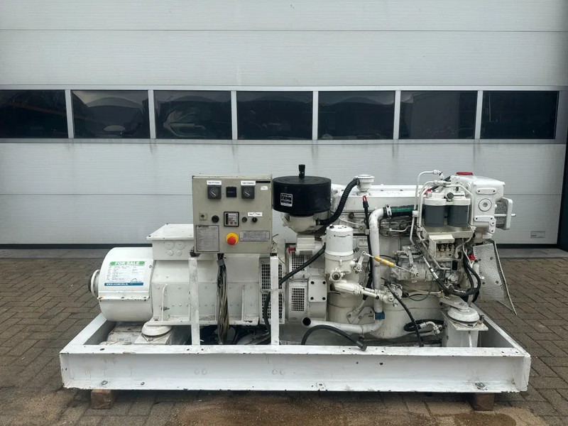 MTU 6R 099 Mercedes Benz OM 366 A 96 kVA Marine generatorset - Gerador elétrico: foto 1 MTU 6R 099 Mercedes Benz OM 366 A 96 kVA Marine generatorset - Gerador elétrico: foto 1