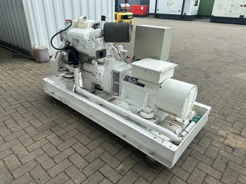 Mercedes-Benz OM 364 MTU 50 kVA Marine Scheepsvaart generatorset - Gerador elétrico: foto 2 Mercedes-Benz OM 364 MTU 50 kVA Marine Scheepsvaart generatorset - Gerador elétrico: foto 2