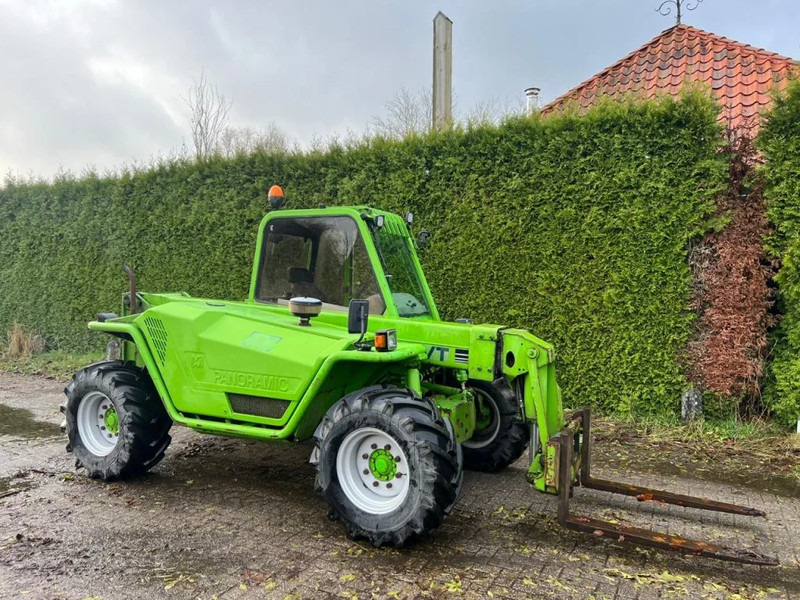 Merlo P35.7 EVT Perkins Diesel 3.5 ton Verreiker - Empilhador telescópico: foto 1 Merlo P35.7 EVT Perkins Diesel 3.5 ton Verreiker - Empilhador telescópico: foto 1