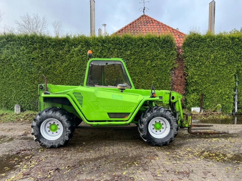 Merlo P35.7 EVT Perkins Diesel 3.5 ton Verreiker - Empilhador telescópico: foto 2 Merlo P35.7 EVT Perkins Diesel 3.5 ton Verreiker - Empilhador telescópico: foto 2
