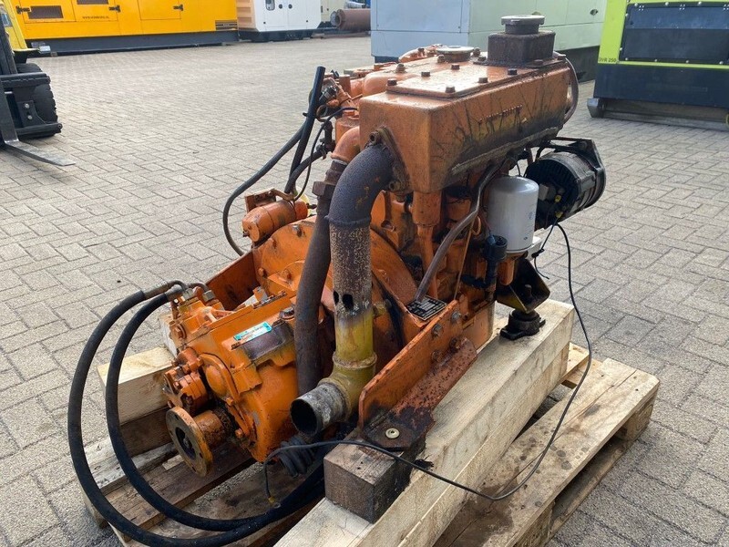 Mitsubishi S3E-2 25 PK Marine Diesel Motor met keerkoppeling - Motor: foto 2 Mitsubishi S3E-2 25 PK Marine Diesel Motor met keerkoppeling - Motor: foto 2