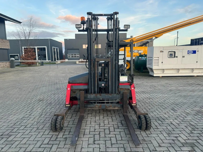 Moffett M4 20.1 Kubota Diesel Kooiaap 2 ton Sideshift Positioner Meeneemheftruck - Empilhadeira montada em caminhão: foto 5 Moffett M4 20.1 Kubota Diesel Kooiaap 2 ton Sideshift Positioner Meeneemheftruck - Empilhadeira montada em caminhão: foto 5