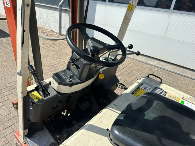 Nissan N01L18U 1.8 ton Triplex Freelift Sideshift Elektra Heftruck Accu 2016 ! - Empilhadeira elétrica: foto 5 Nissan N01L18U 1.8 ton Triplex Freelift Sideshift Elektra Heftruck Accu 2016 ! - Empilhadeira elétrica: foto 5