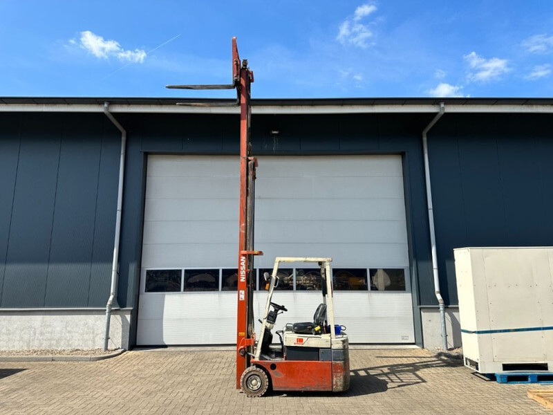 Nissan N01L18U 1.8 ton Triplex Freelift Sideshift Elektra Heftruck Accu 2016 ! - Empilhadeira elétrica: foto 4 Nissan N01L18U 1.8 ton Triplex Freelift Sideshift Elektra Heftruck Accu 2016 ! - Empilhadeira elétrica: foto 4