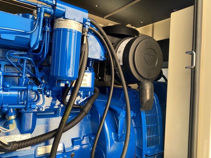 Perkins 1104A-44T FG Wilson 88 kVA Supersilent generatorset New ! - Gerador elétrico: foto 5 Perkins 1104A-44T FG Wilson 88 kVA Supersilent generatorset New ! - Gerador elétrico: foto 5