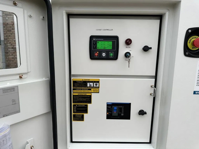 Perkins 1104C-44TAG2 Leroy Somer 110 kVA Silent generatorset LOADSHARING / SYNCHRONISING TO GRID - Gerador elétrico: foto 4 Perkins 1104C-44TAG2 Leroy Somer 110 kVA Silent generatorset LOADSHARING / SYNCHRONISING TO GRID - Gerador elétrico: foto 4