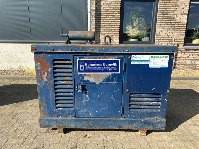Perkins 130.13 Mecc Alte Spa 10 kVA Silent generatorset - Gerador elétrico: foto 1 Perkins 130.13 Mecc Alte Spa 10 kVA Silent generatorset - Gerador elétrico: foto 1