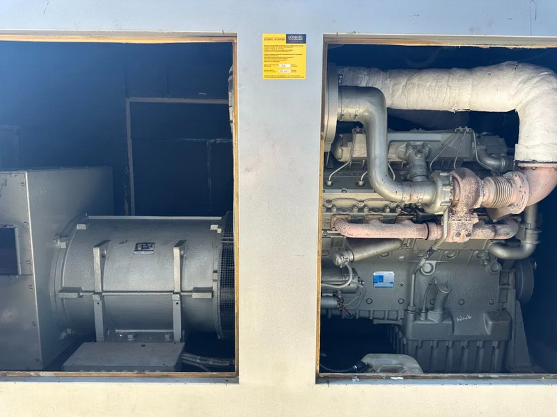 Perkins 3012 TWG2 Leroy Somer 630 kVA noodstroom generatorset 676 hours ! - Gerador elétrico: foto 3 Perkins 3012 TWG2 Leroy Somer 630 kVA noodstroom generatorset 676 hours ! - Gerador elétrico: foto 3