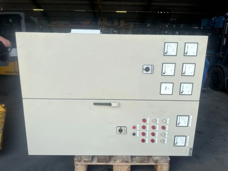 Perkins T4.236 60 kVA noodstroom generatorset as New ! 256 hours ! - Gerador elétrico: foto 3 Perkins T4.236 60 kVA noodstroom generatorset as New ! 256 hours ! - Gerador elétrico: foto 3