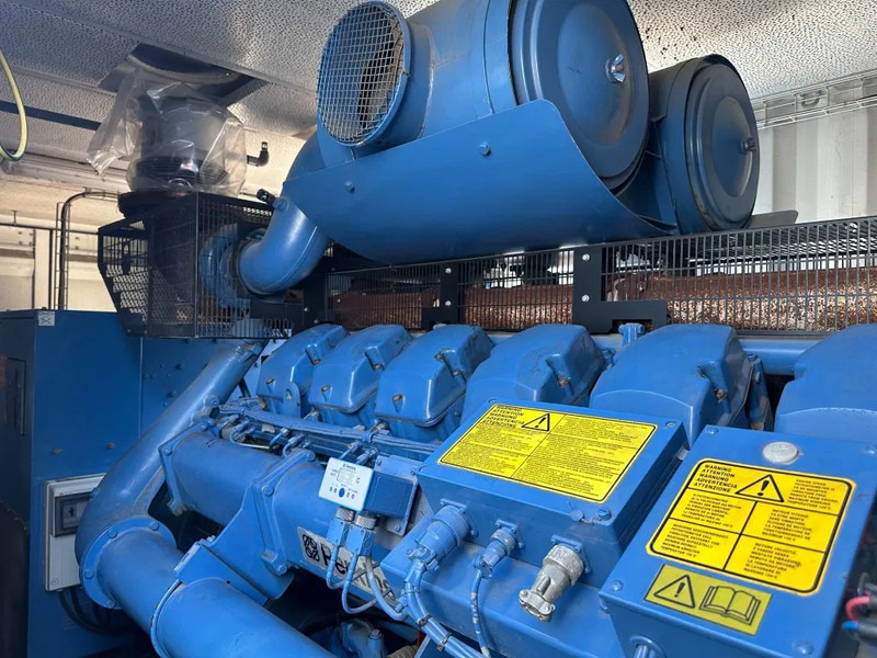 SDMO Perkins Leroy Somer 1460 kVA Silent generatorset Powerplant in 40 ft container - Gerador elétrico: foto 2 SDMO Perkins Leroy Somer 1460 kVA Silent generatorset Powerplant in 40 ft container - Gerador elétrico: foto 2