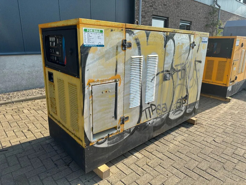 SDMO Perkins Leroy Somer 40 kVA Silent generatorset ex Emergency 206 hours ! - Gerador elétrico: foto 2 SDMO Perkins Leroy Somer 40 kVA Silent generatorset ex Emergency 206 hours ! - Gerador elétrico: foto 2