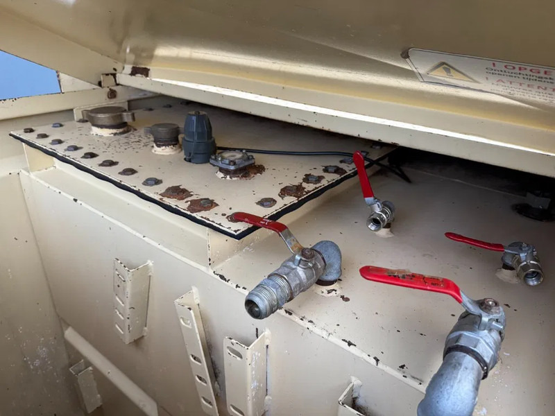 Tolsma Kiwa IBC 3000 liter Dieseltank Brandstoftank - Contentor marítimo: foto 3 Tolsma Kiwa IBC 3000 liter Dieseltank Brandstoftank - Contentor marítimo: foto 3